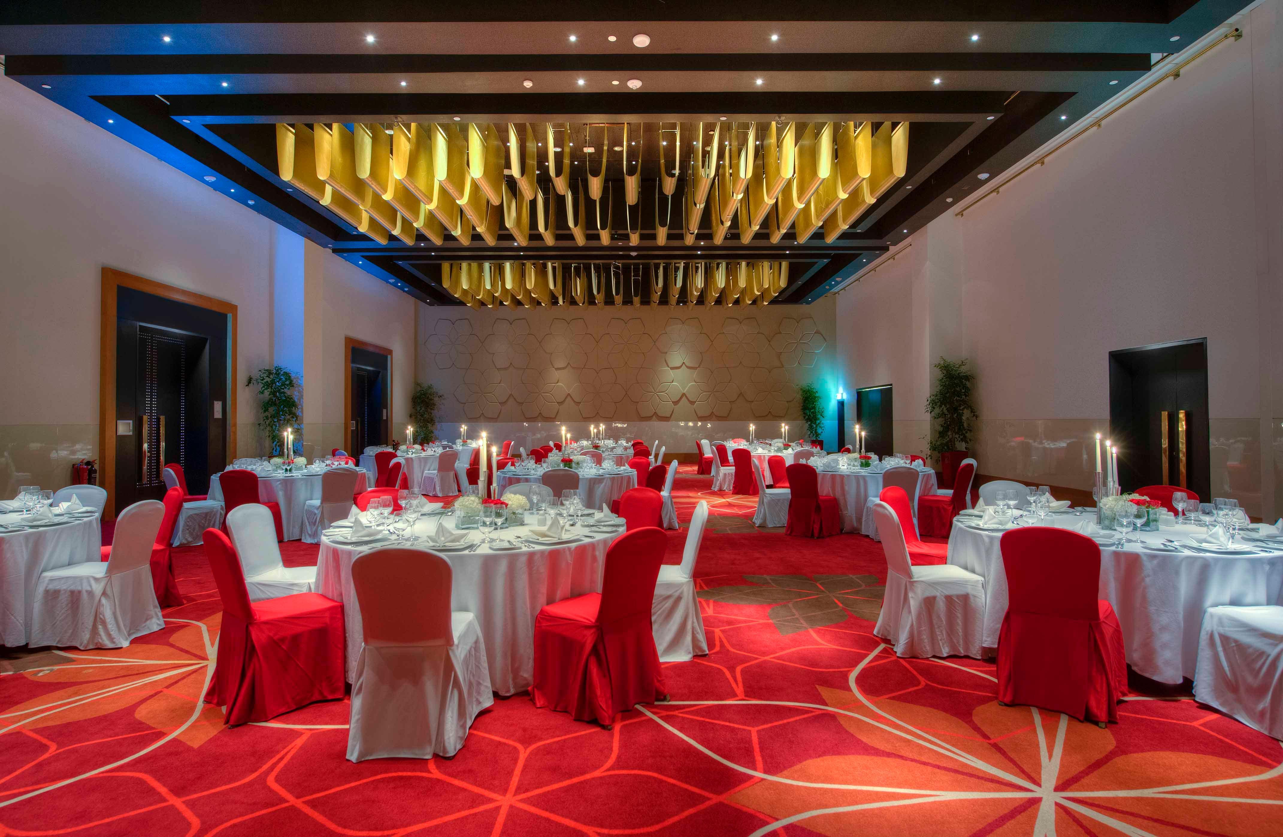 Hotel Crowne Plaza Yas Island By Ihg 4*