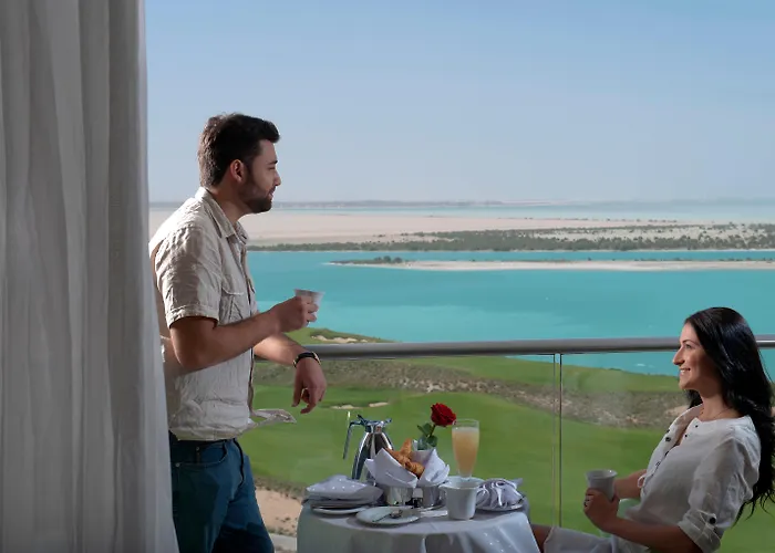 كراون بلازا جزيرة ياس